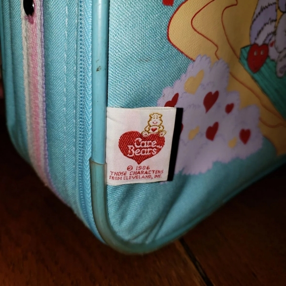 *SOLD* Vintage 1986 Peter’s Bag Corp. Care Bears Kids Suitcase Luggage Bag - Picture 4 of 12